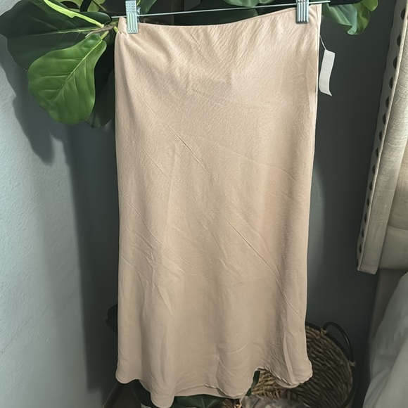 Cypress taupe size small skirt - Picture 2 of 2